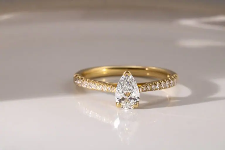 Make a Statement with Elegant 2-carat Diamond Rings